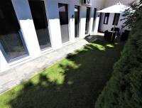 Center Apartment with Garden Zoe - Ferienwohnung Piešťany