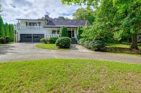 Porch, Yard and Creek Access Spacious Sylva Home! - Ferienwohnung Sylva