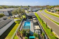 King Bed- Modern - Movie Room - 15 min to Disney - B&B Kissimmee