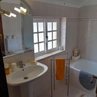 Dreibettzimmer mit eigenem Bad