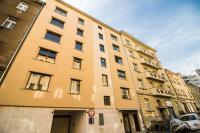 Stylish Studio with Balcony, 12 Min to City Centre, Free Netflix & WiFi - B&B Prague