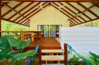 Casa Coki - Modern Villa Pool Steps From the Beach - B&B Puerto Viejo