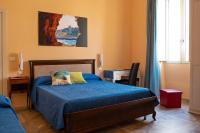 Habitación con cama extragrande.