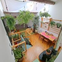 la casa verde nel centro storico - B&B