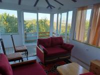 Cottage Eminem with garden and view of Sarajevo - B&B