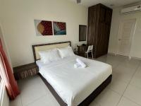 Two-Bedroom Deluxe Apartment with Balcony