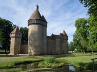 Romantic cottage in garden of Château de La Motte-Feuilly - Chambres d'hôtes La Motte-Feuilly