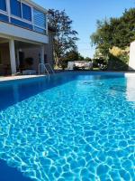 Harmonie Apartments 5 mins from A6 et Chalon sur Saône - B&B