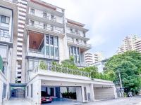 Sukhumvit-Thonglor Luxury Pool Club Villa 5 Mins to BTS 素坤逸-通羅 豪華會所泳池別墅 5分鐘到達地鐵 - B&B Bangkok