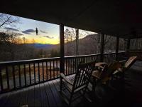 Bruins Den - B&B Bryson City