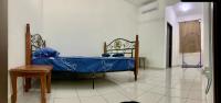 HOMESTAY CIKGU NORa near UTHM KPTM KKTM IPG Moslim onli - B&B Kampung Seri Gading