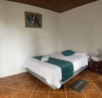 Hostal Muro De Las Lagrimas with high speed internet Starlink - B&B Puerto Villamil