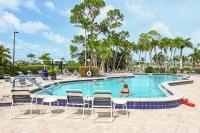 3 Mi to Downtown Naples Country Club Condo! - B&B