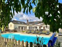 Demeure spacieuse avec piscine dans le Perche - B&B