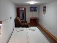 Basic Driepersoonskamer met Gedeelde Badkamer