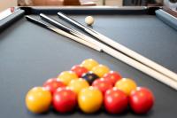 Cotswolds- Stroud-Large 5 Bedroom House-Pool Table-Sleeps 10-Near Canal Walks - B&B Stroud