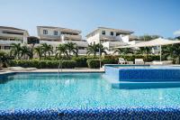 Seabreeze Retreat Stylish Blue Bay Residence - B&B Dorp Sint Michiel