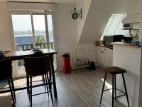 Cabourg: Appartement 2 Pièces, Proche Plage, Balcon, WiFi - FR-1-487-374 - Chambres d'hôtes Cabourg