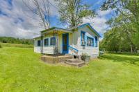Honesdale Cabin 110 Shared Acres, Animal Rescue! - Bed and Breakfast Honesdale