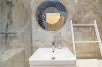 Cosy 1 Bedroom Studio walking distance to mall with parking available - Ferienwohnung Golders Green