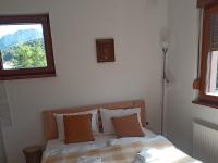 Apartmani Jelenača prizemlje - Bed and Breakfast Trnovo