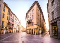 Melly House In The City Center, Air-Con, WiFi, Large Apartment - Chambres d'hôtes Bergame