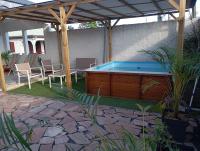 Maison a 8 min de la plage de Sainte Anne - B&B