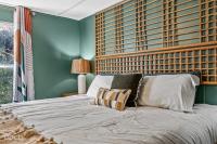 Chic Cypress Cabin wKayaks & Canoes - Chambres d’hôtes Karnack