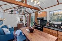 Lakefront Tiny Emerald wkayaks & canoes - B&B Shreveport