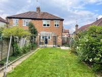 Stylish 3-Bedroom Garden Home, AC, Contractors and Families - Chambres d’hôtes