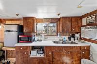 Shipwreck with upper deck, Dock Access, Kayaks - B&B Karnack