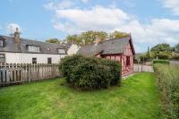 The Red House - Grade B Listed Unique Home - B&B Tain