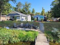 New! Loon Lodge - Lakefront With Private Dock! - Bed and Breakfast