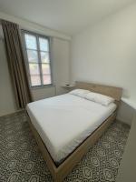 Deluxe One-Bedroom Apartment
