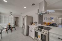 Charming 5BD-3BA in the Heart of Plano -Sleeps 10 - Chambres d'hôtes Plano