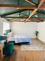 Cozy Fully Equipped Unit 12 noon check in - Bed and Breakfast