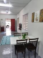 Bistari Homestay - B&B Semerah