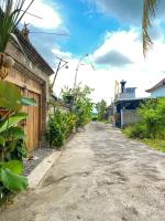 Joglo Breeze Guesthouse and Villa - B&B