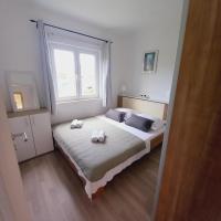 One-Bedroom Apartment with Bay View