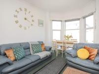 Wave from it All - B&B Llandudno