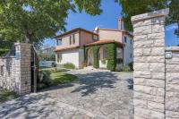 Holiday House Rita with Private Pool - B&B Marčana