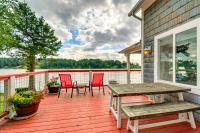 Bayfront Home w/ Private Beach in Vaughn! - B&B Vaughn