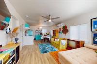 Tiny Home Getaway with garage unit - Bed and Breakfast