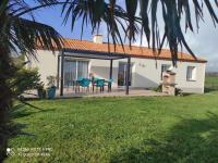 Maison récente à la ferme avec jardin, terrasses, 4 chambres, proche plages et pêche privée - FR-1-426-86 - B&B