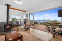 Pacific Views - Langs Beach Holiday Home - B&B