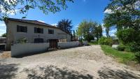 Domaine Bardon - Deux Gîtes avec piscine pouvant accueillir jusqu'à 15 personnes à la campagne, Charente-Maritime - B&B