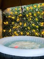 Spacious City Centre 2 Bedroom Flat with Hot Tub - B&B