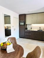 Apartment with Garden View