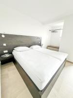 Deluxe One-Bedroom Apartment with Garden View