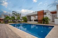 3BR Modern House located in Downtown's Heart - B&B